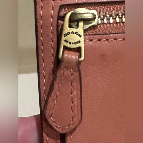 Coach small wallet with butterfly Appliqué - Picture 3 of 16